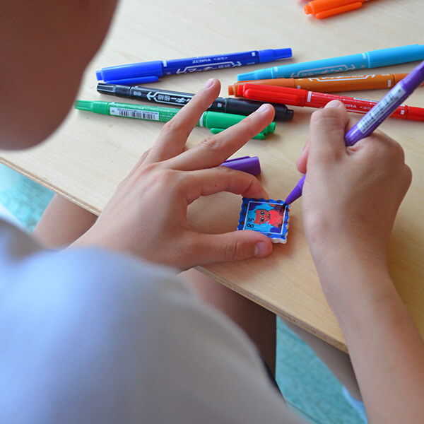 子供向け ワークショップ向け製作キット（お絵かき切手マグネット）